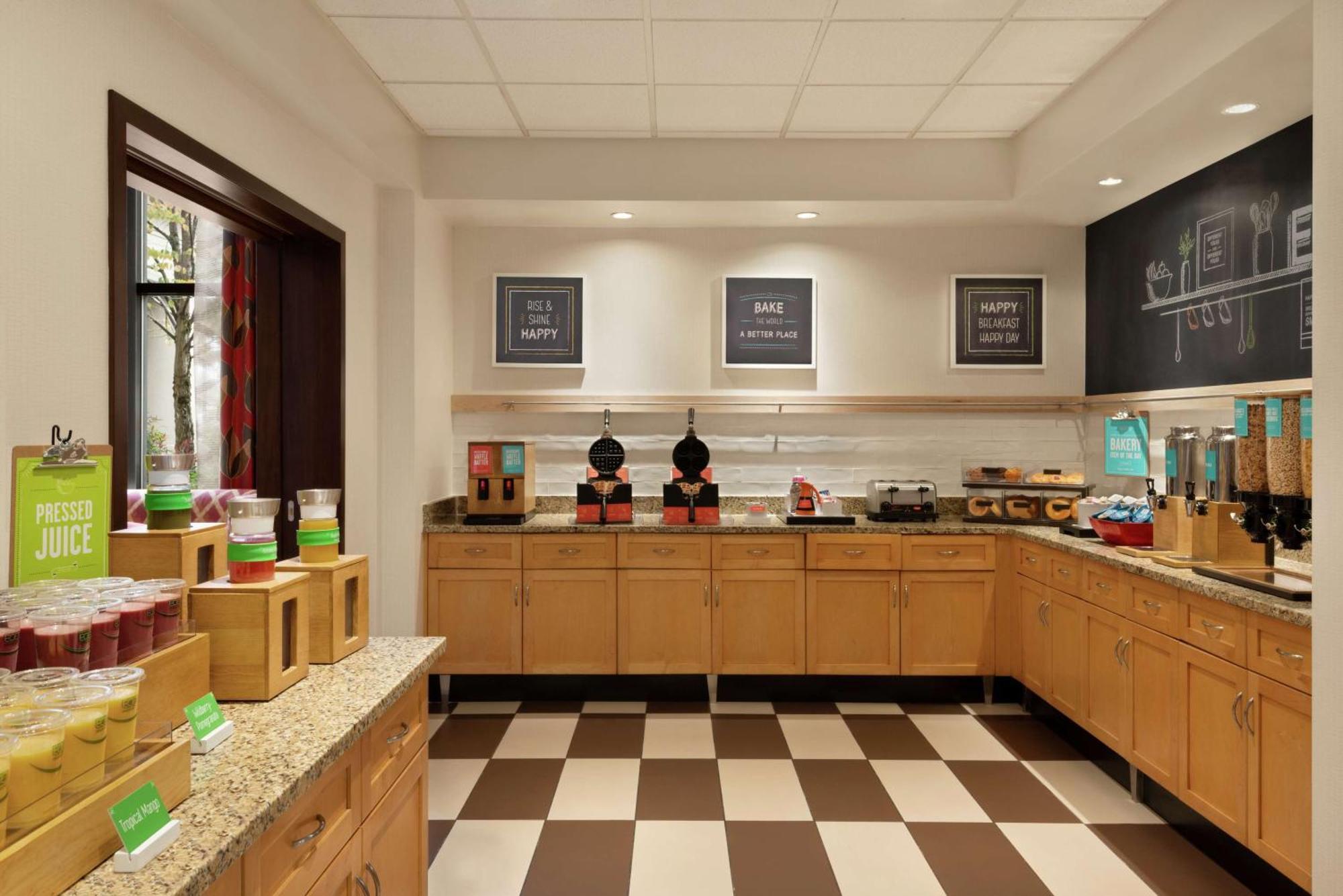 Hampton Inn & Suites By Hilton Langley-Surrey Екстер'єр фото